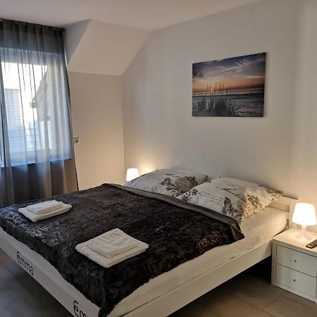 Modern Wohnen I Parkplatz I Wlan I Netflix I Balkon I 6 Schlafplaetze Apartment บาดเอินเฮาเซน ภายนอก รูปภาพ