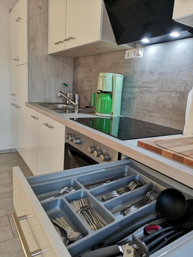 Modern Wohnen I Parkplatz I Wlan I Netflix I Balkon I 6 Schlafplaetze Apartment บาดเอินเฮาเซน ภายนอก รูปภาพ