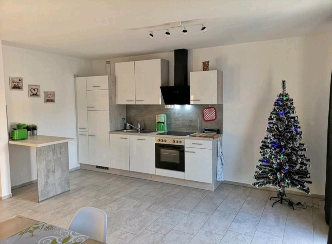 Modern Wohnen I Parkplatz I Wlan I Netflix I Balkon I 6 Schlafplaetze Apartment บาดเอินเฮาเซน ภายนอก รูปภาพ